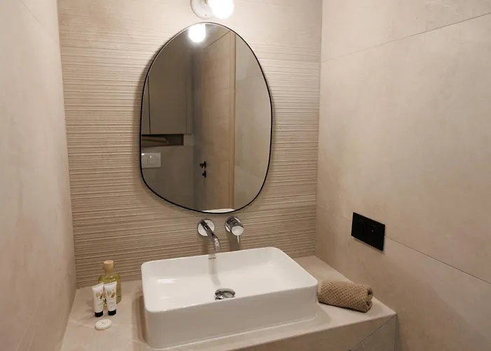 Cigale Bleue Avec Terrasse Et Piscine A Lejlighed Antibes