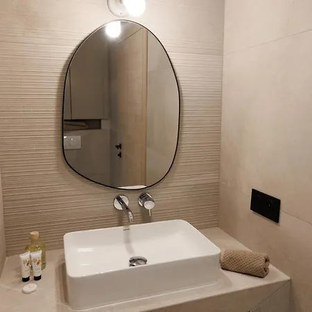 Cigale Bleue Avec Terrasse Et Piscine A Apartamento Antibes